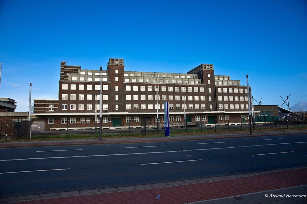 Bau_01